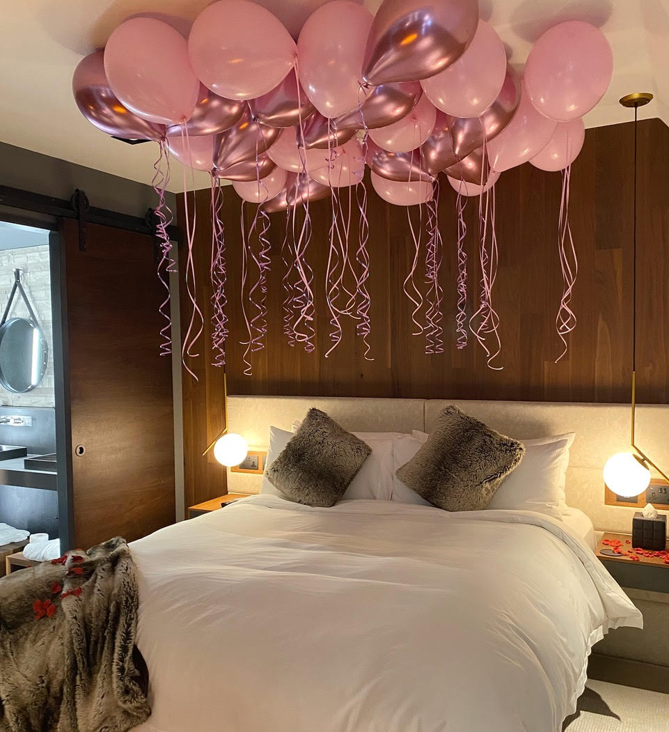 25 Ceiling Balloons